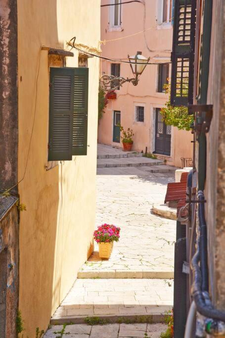 Venetian Well Gallery Apartment In Corfu Old Town Extérieur photo