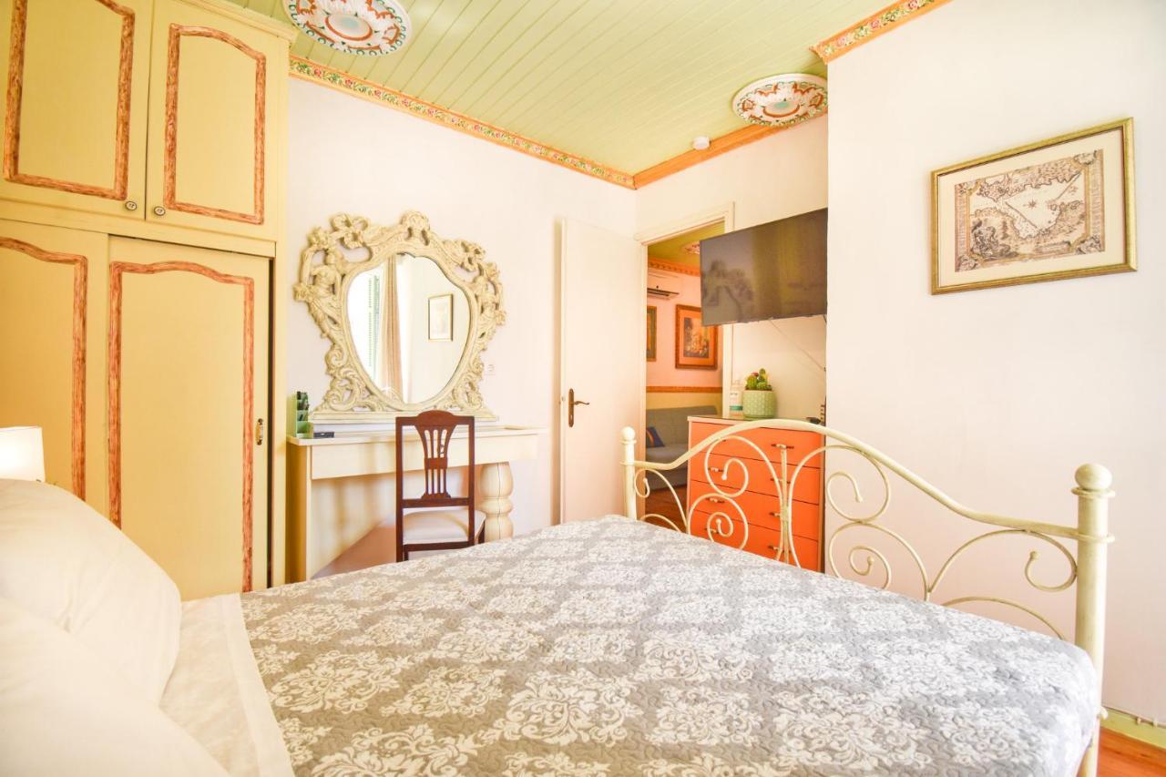 Venetian Well Gallery Apartment In Corfu Old Town Extérieur photo