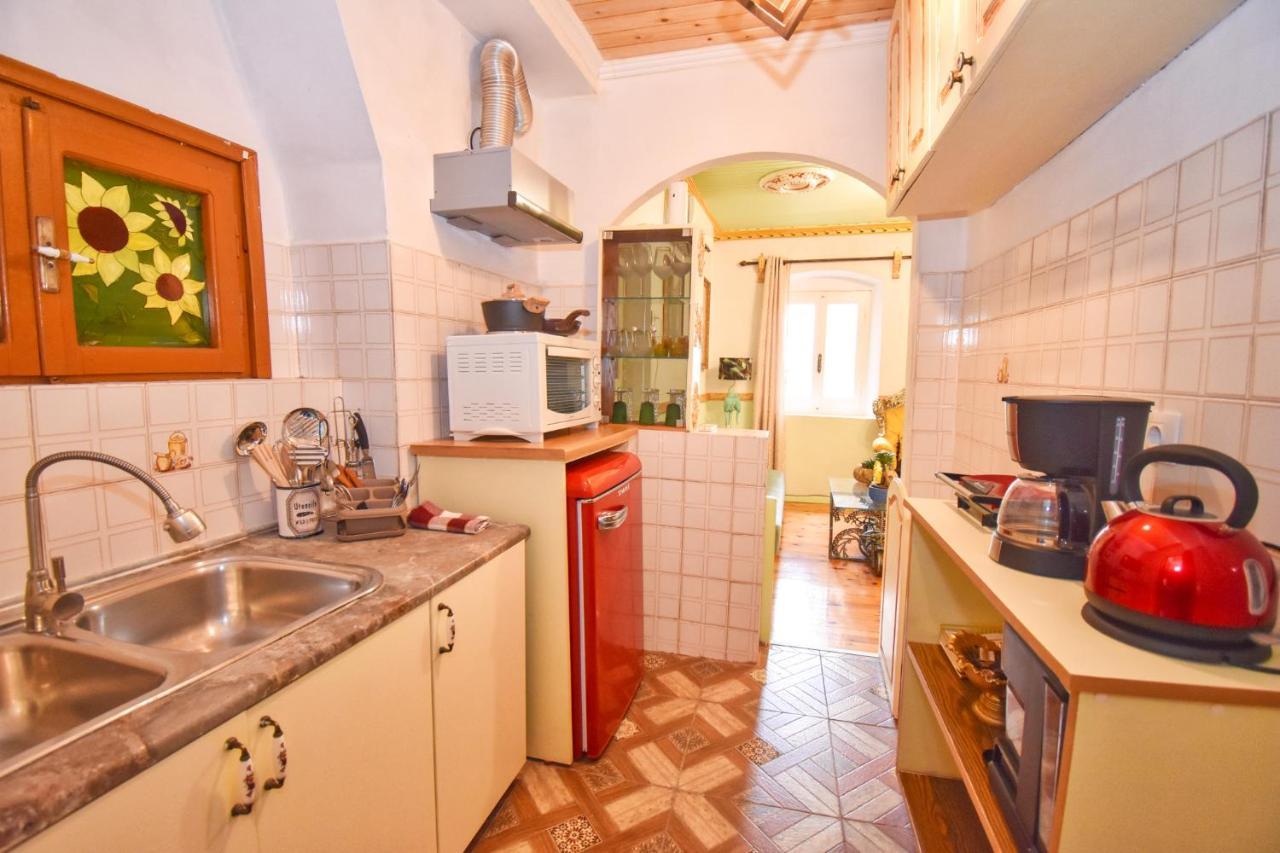 Venetian Well Gallery Apartment In Corfu Old Town Extérieur photo